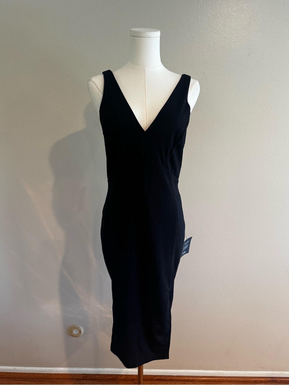 NWT Lulu's Black V-Neck Midi Dress